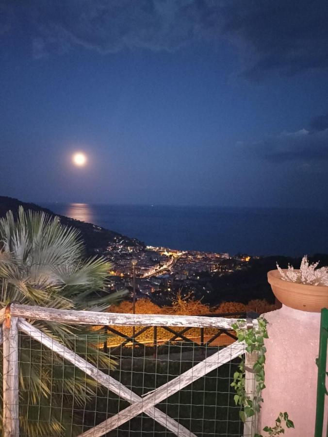 La Cita Ca - Vista Mare Apartman Finale Ligure Kültér fotó